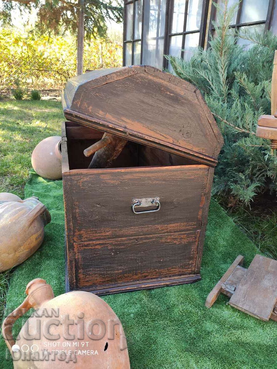 Old chest KINGDOM OF BULGARIA