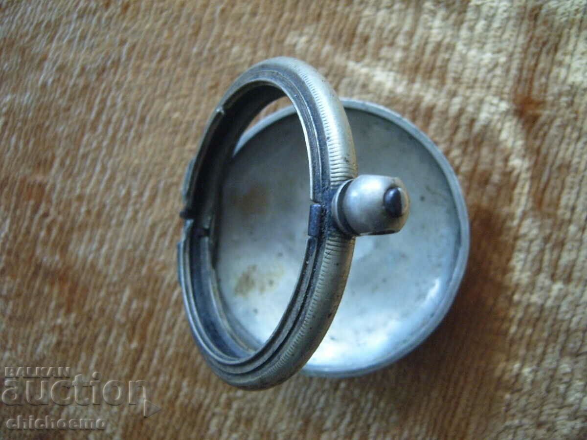 Delivery of Case - donor of an old pocket watch Delivery of Case - donor of an old pocket watch