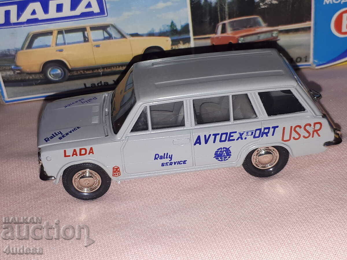 Soc model rusesc Lada VAZ 2102 1:43 Fabricat in URSS URSS