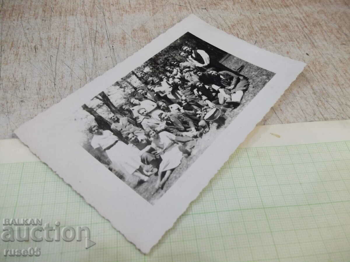 Auction Old photo of a group on an outing - 3 Auction Old photo of a group on an outing - 3