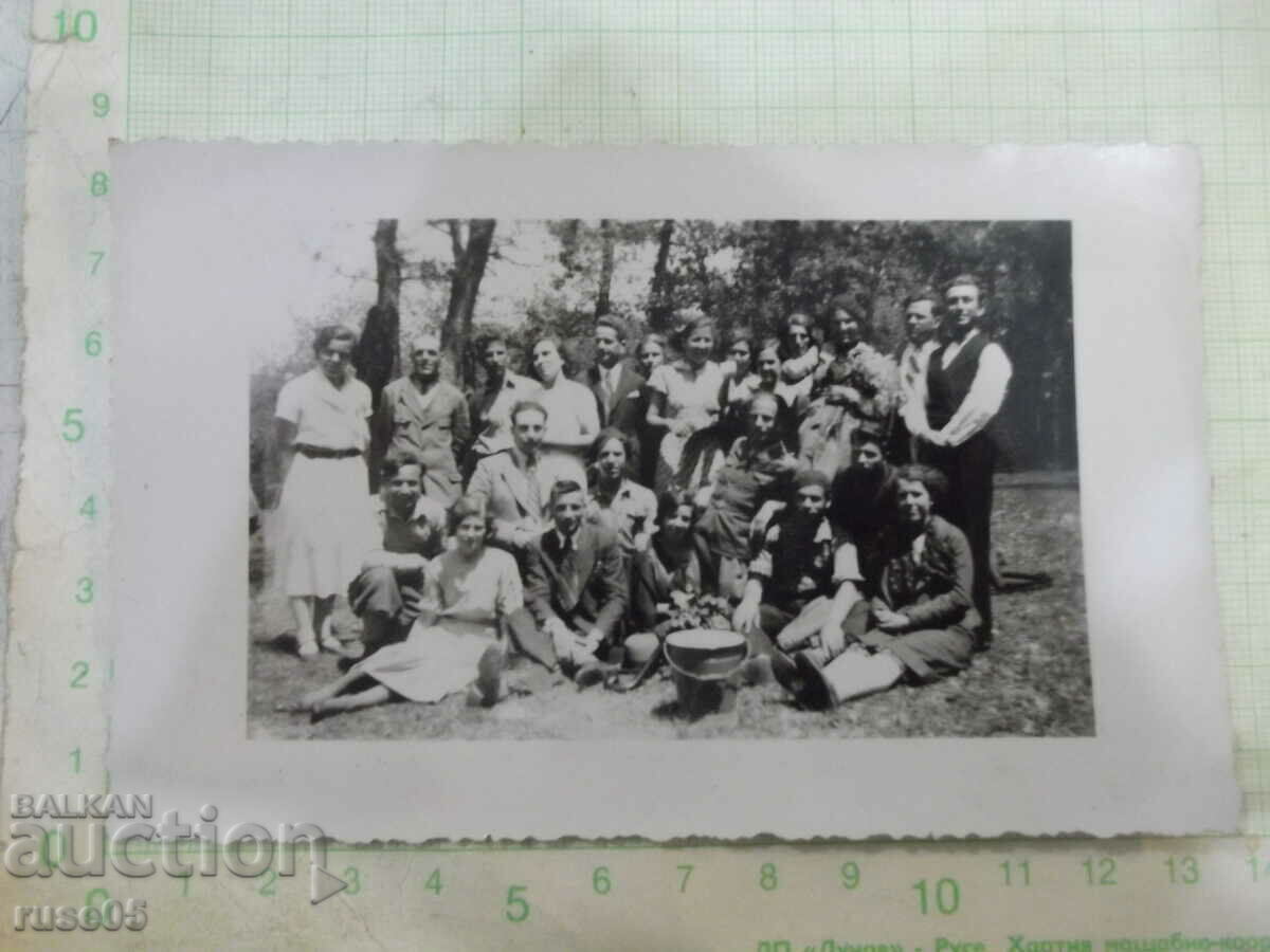 Old photo of a group on an outing - 3