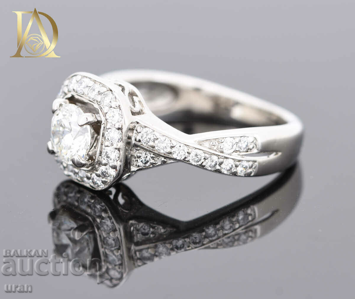 Livrarea Inel de aur nou cu diamante naturale de 0,90 ct