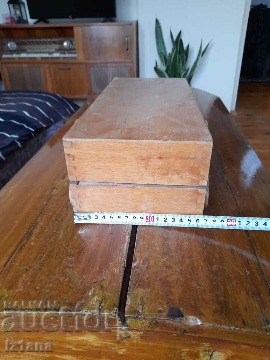 Auction Old wooden box, box Auction Old wooden box, box