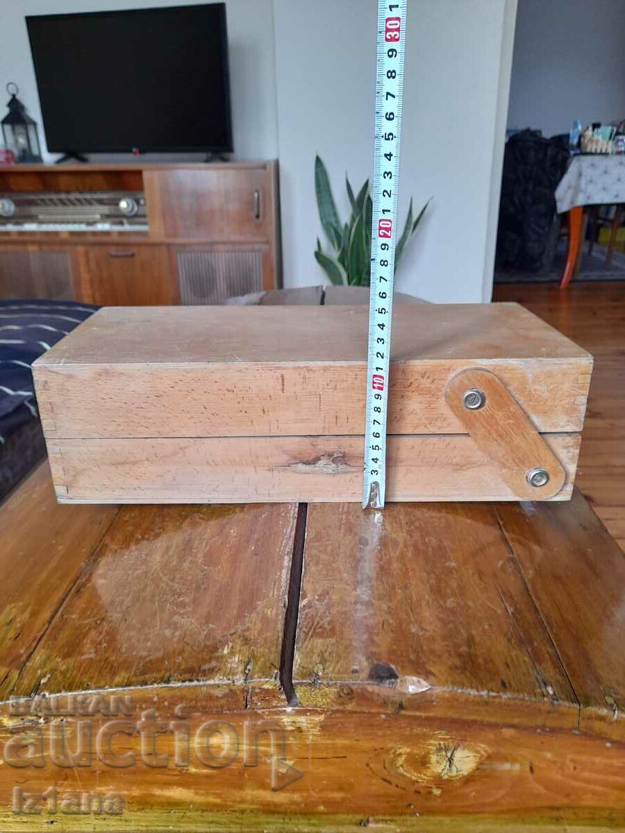 Delivery of Old wooden box, box Delivery of Old wooden box, box