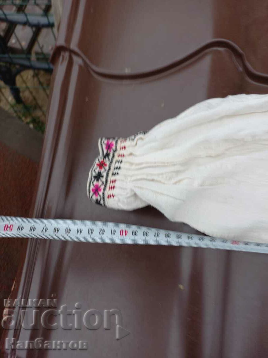 Delivery of OLD WOMAN'S SHIRT WEAR