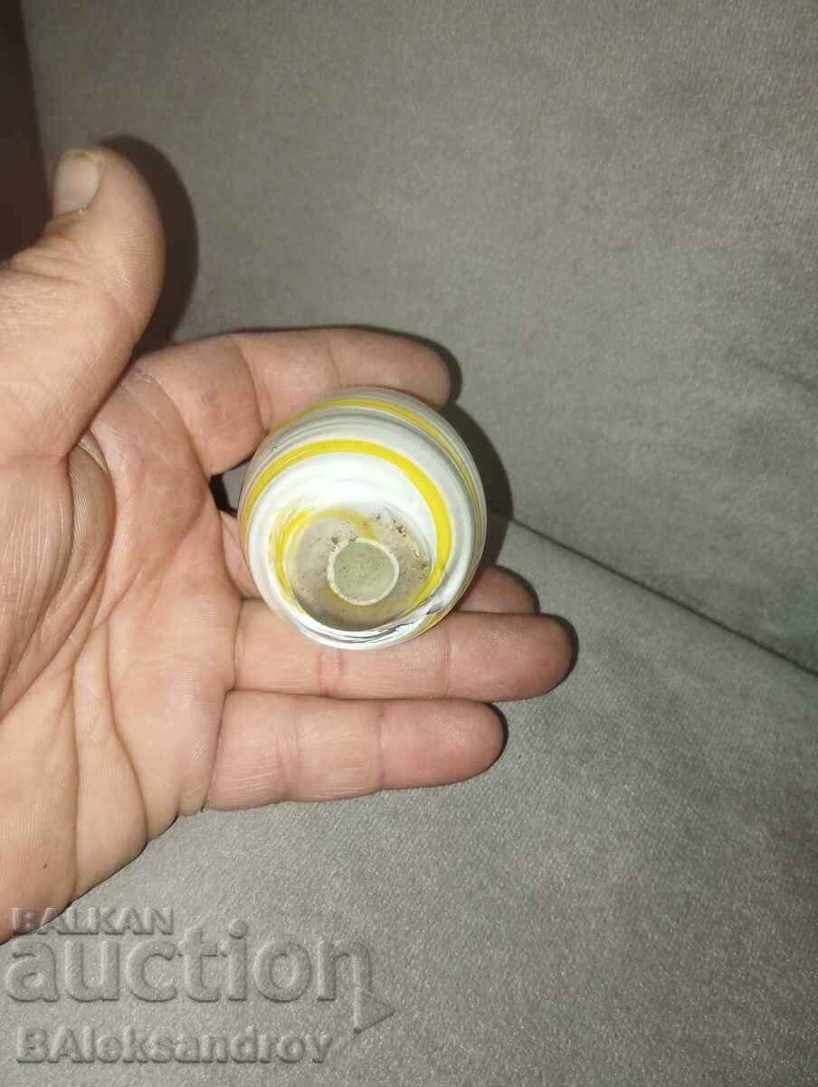 Delivery of A beautiful glass egg Delivery of A beautiful glass egg