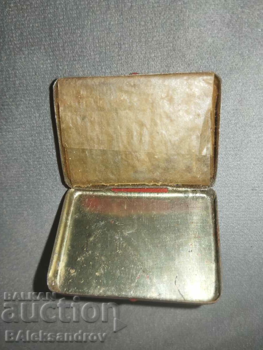 Кутия стари игли за грамофон СССР с цена 18.00 лв. | € 9.20 Кутия стари игли за грамофон СССР с цена 18.00 лв. | € 9.20