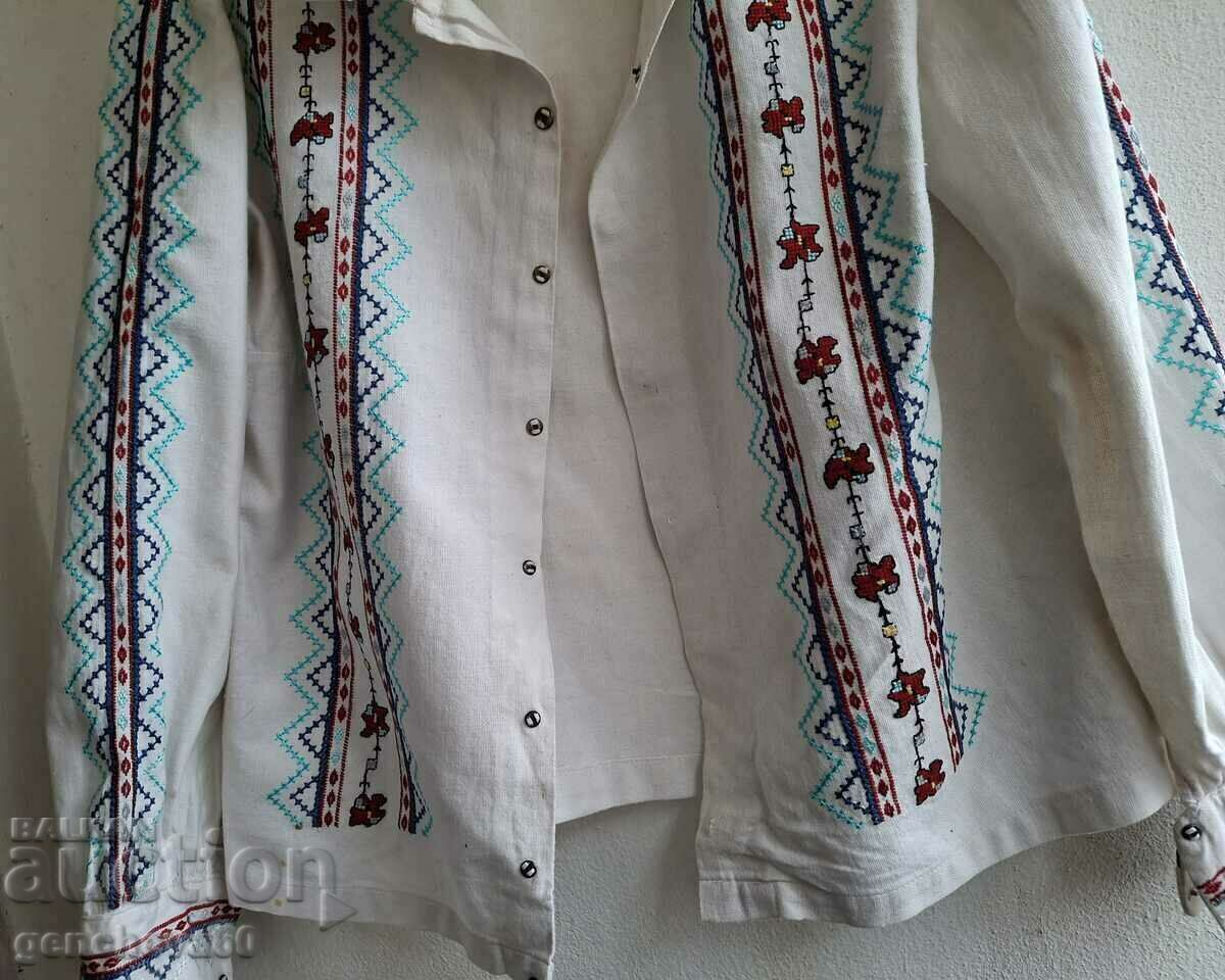 Delivery of Authentic Women's Shirt with Hand Embroidery Delivery of Authentic Women's Shirt with Hand Embroidery