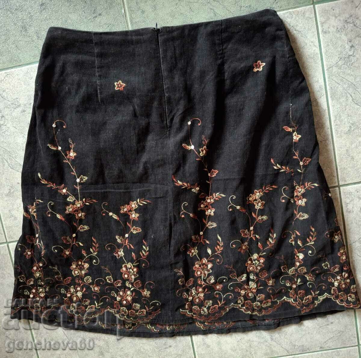 Fustă de catifea cu broderie frumoasă și paiete metalice - 5