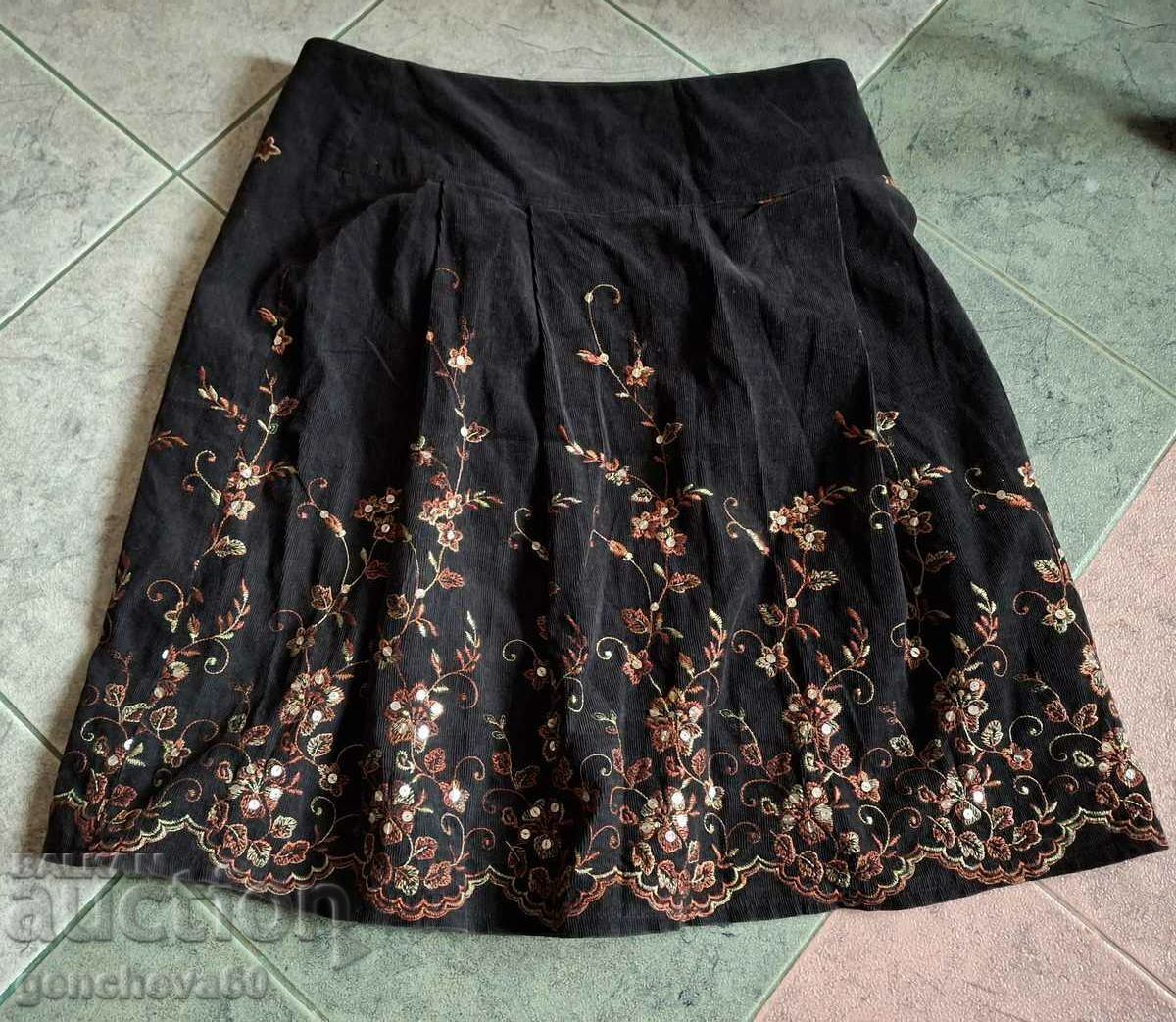 Fustă de catifea cu broderie frumoasă și paiete metalice - 7
