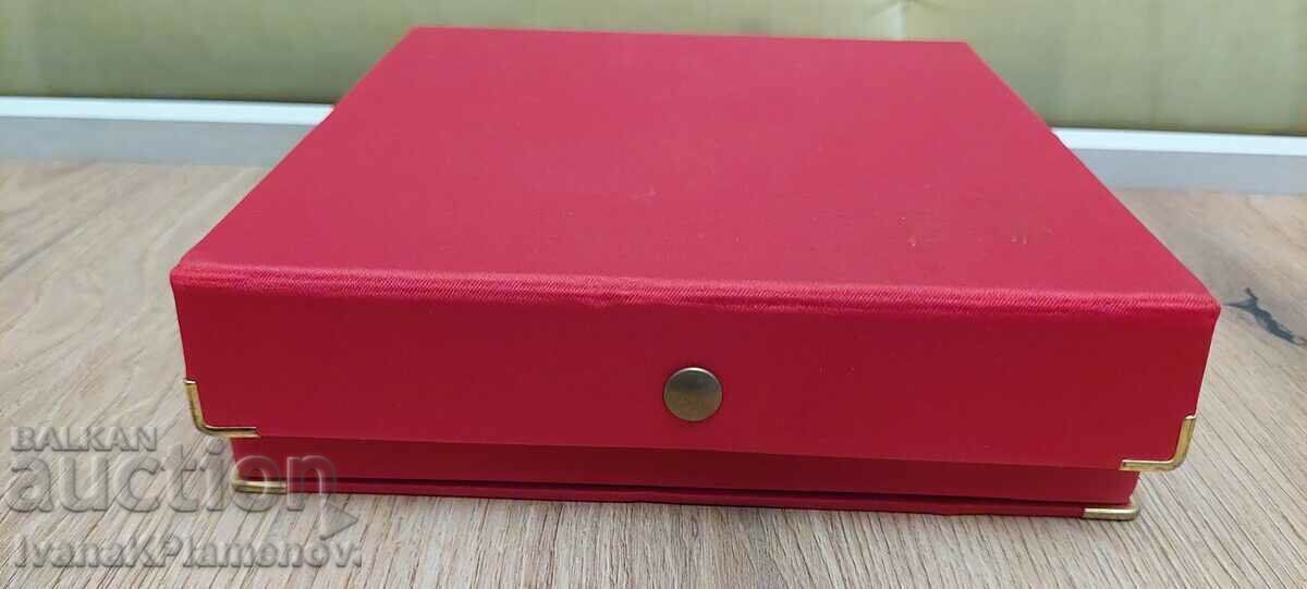 Jewelry Box with price 20.00 BGN | € 10.23 Jewelry Box with price 20.00 BGN | € 10.23