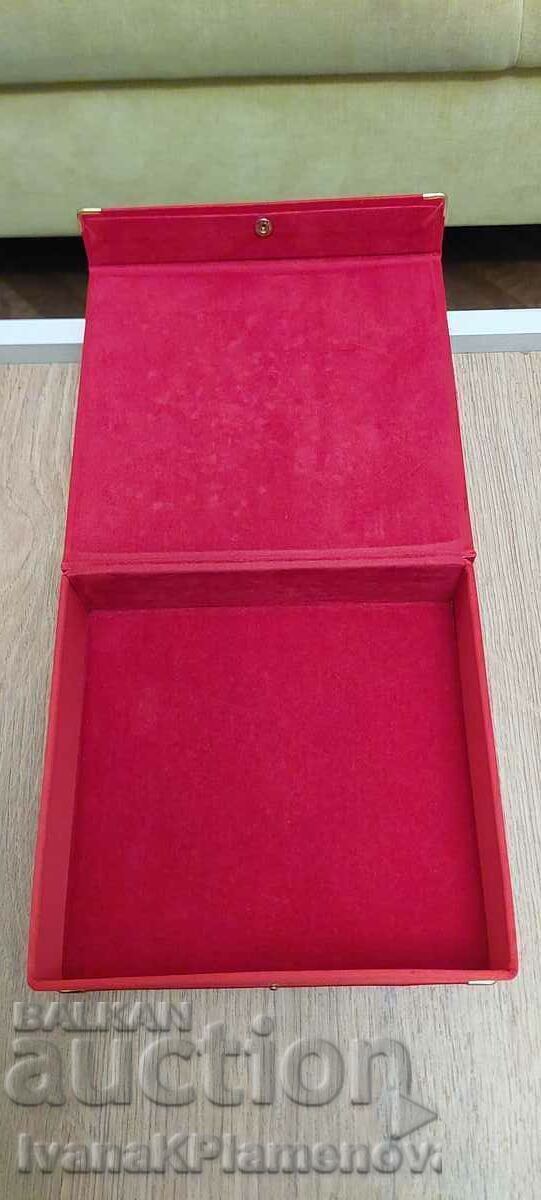 Auction  Jewelry Box