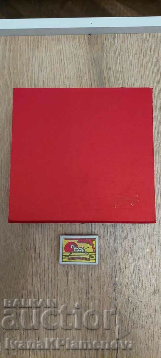 Delivery of Jewelry Box Delivery of Jewelry Box