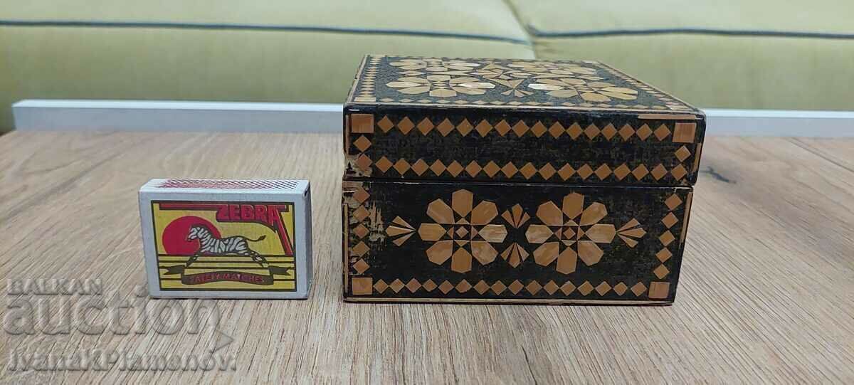 Wooden box for collectors - 6 Wooden box for collectors - 6
