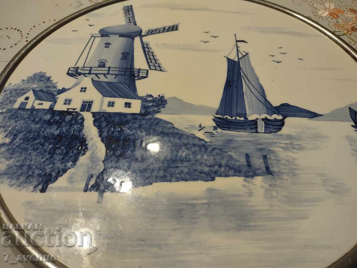 Auction Tray, interesting, marking, diameter 30 cm 12.12.24 Auction Tray, interesting, marking, diameter 30 cm 12.12.24