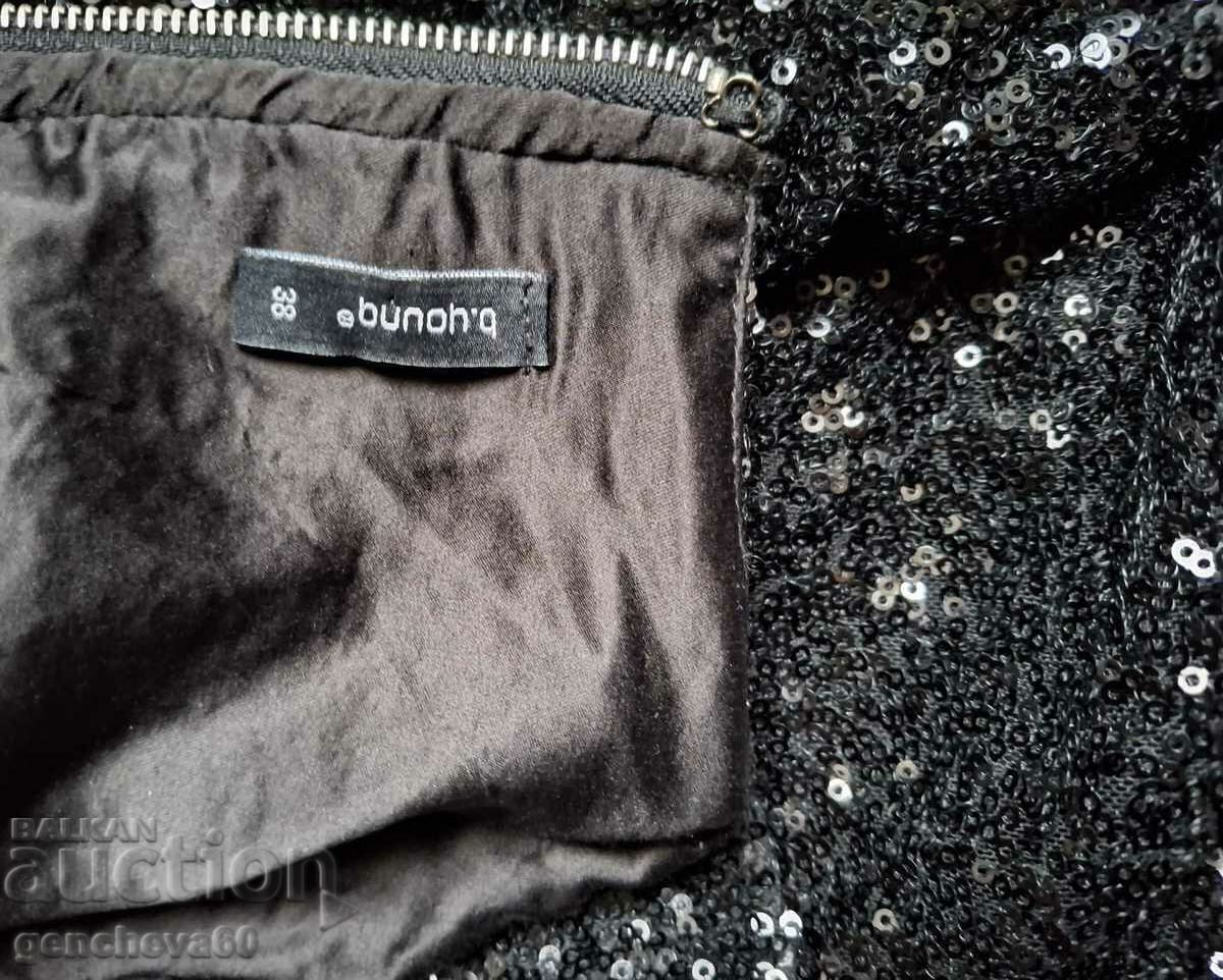 Rochie de modă elegantă neagră, cu paiete strălucitoare cu preț 80.00 BGN | € 40.90