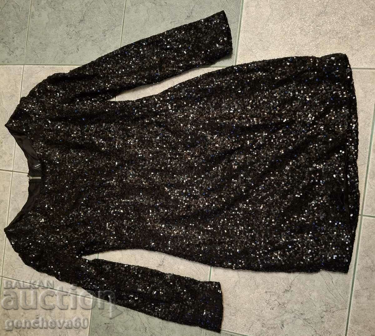 Licitație Rochie de modă elegantă neagră, cu paiete strălucitoare