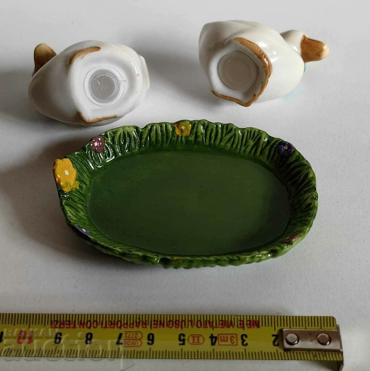 . LOT OF CERAMIC SALT SHAKS HEALTHY FIGURE BIRD CHICKEN with price 15.00 BGN | € 7.67 . LOT OF CERAMIC SALT SHAKS HEALTHY FIGURE BIRD CHICKEN with price 15.00 BGN | € 7.67