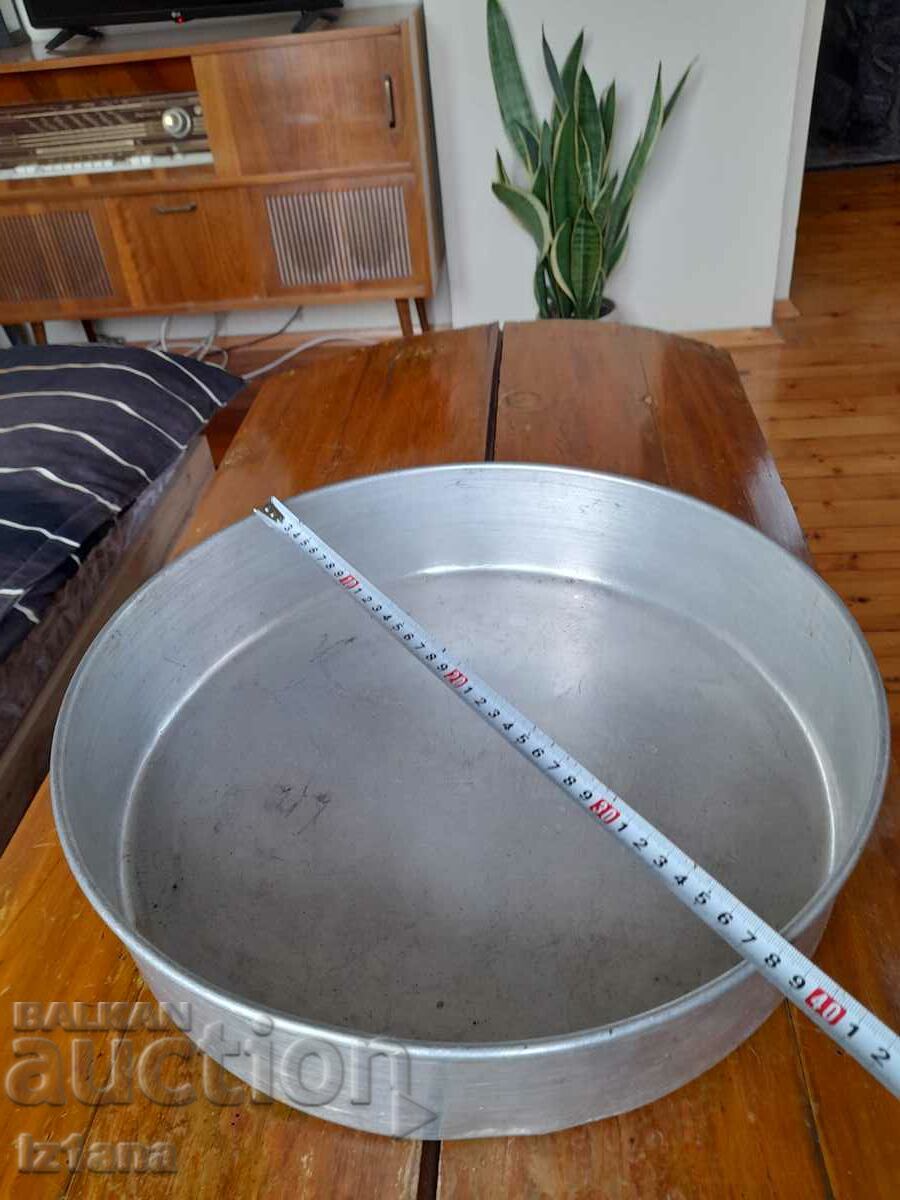 Auction Old aluminum tray, casserole Auction Old aluminum tray, casserole