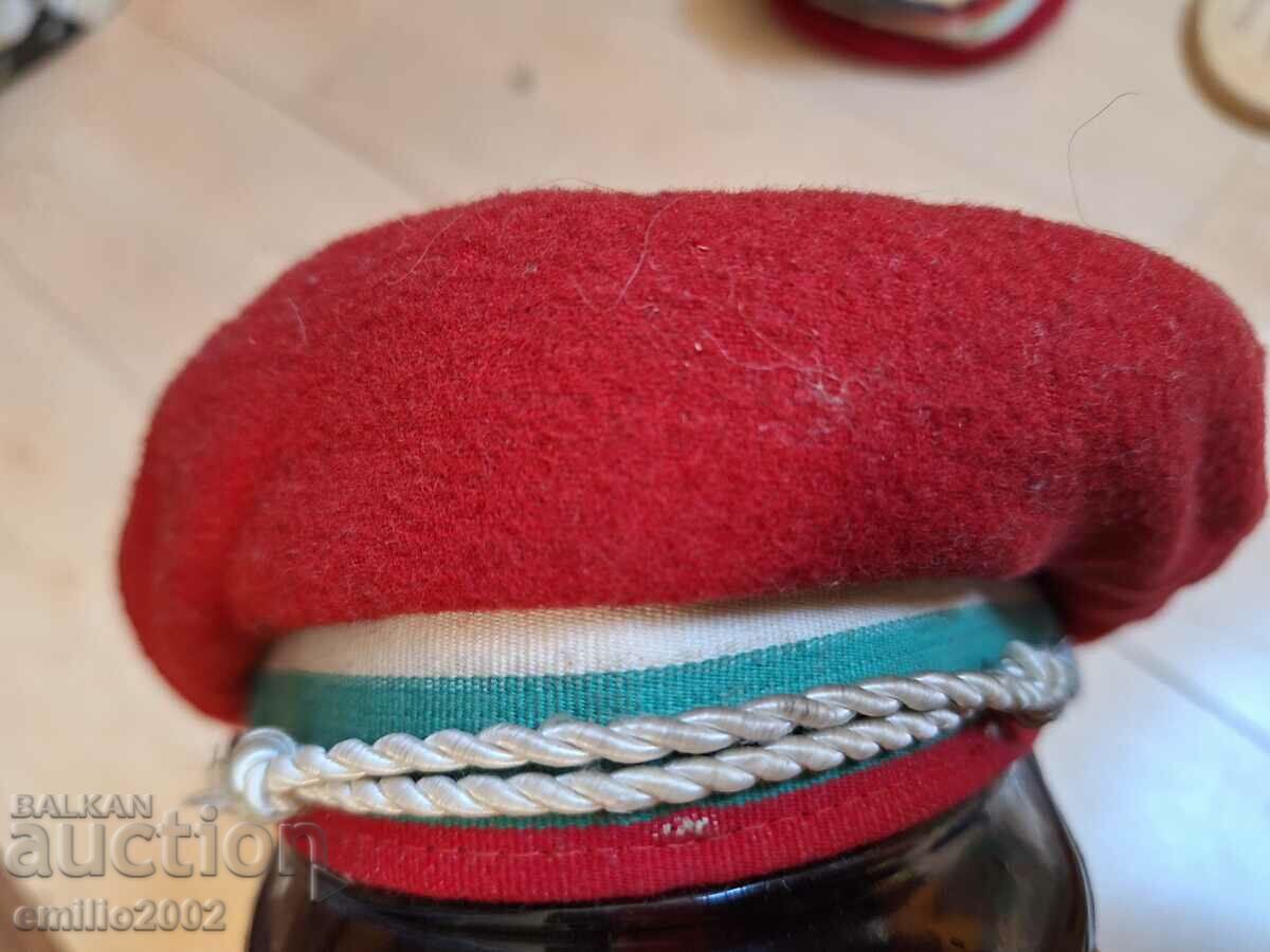 Student cap retro social with price 9.00 BGN | € 4.60 Student cap retro social with price 9.00 BGN | € 4.60