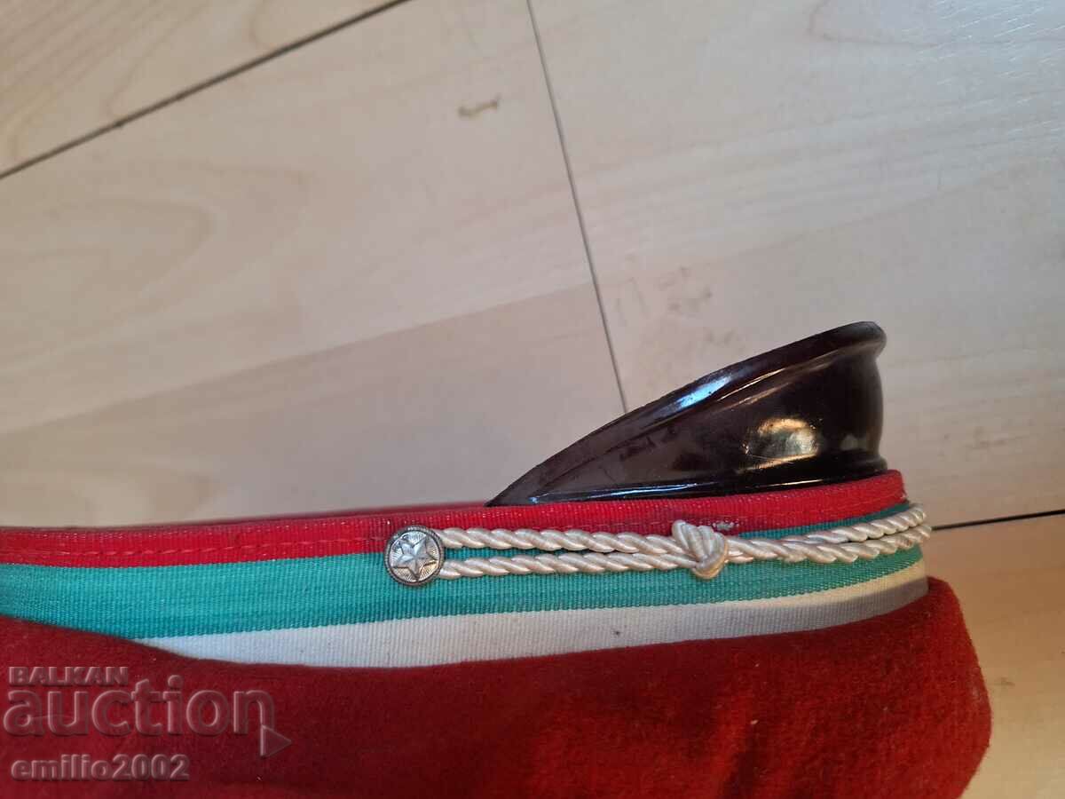 Student cap retro social - 5 Student cap retro social - 5