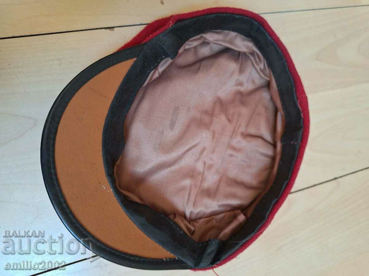 Delivery of Student cap retro social Delivery of Student cap retro social