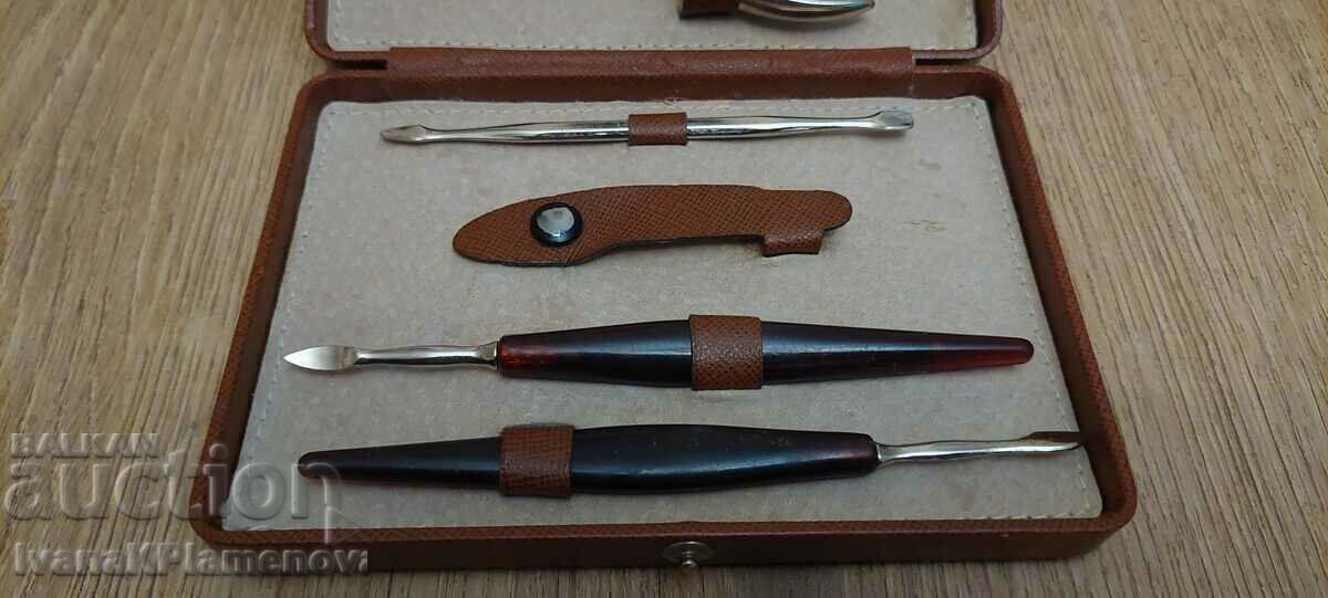 Set cosmetic vintage cu preț 20.00 BGN | € 10.23 Set cosmetic vintage cu preț 20.00 BGN | € 10.23