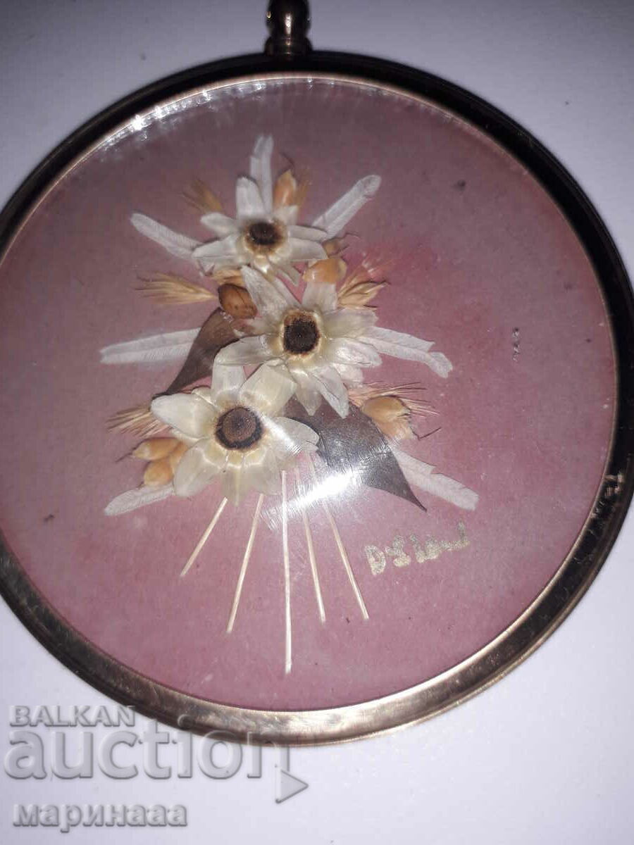 OLD PANEL, BRASS, DRIED FLOWERS, AUTHOR with price 3.00 BGN | € 1.53 OLD PANEL, BRASS, DRIED FLOWERS, AUTHOR with price 3.00 BGN | € 1.53