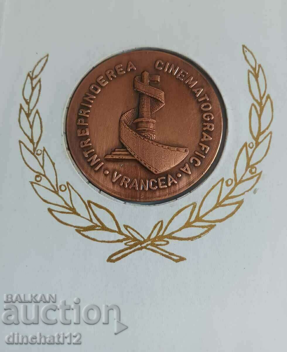 Auction Film Award. Romania Festivalul Filmului La Sate Auction Film Award. Romania Festivalul Filmului La Sate