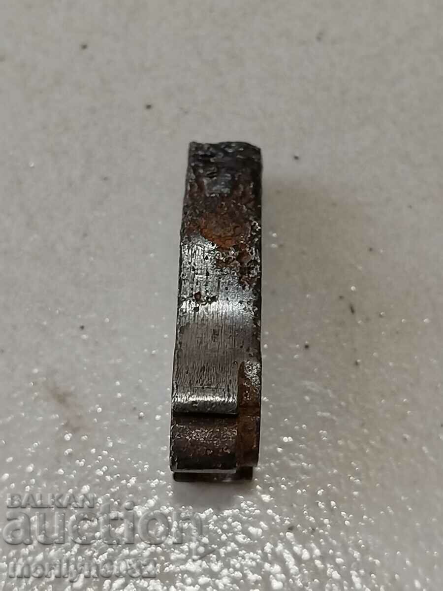 Licitație Detaliu ciocan de pistol WW2 TT Licitație Detaliu ciocan de pistol WW2 TT