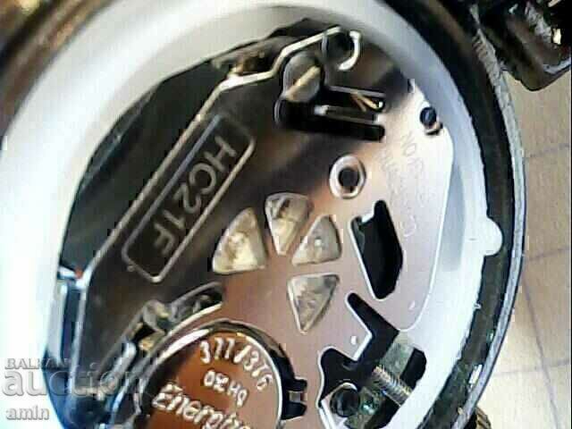 Delivery of lot of beautiful women's 4-beds work without batteries