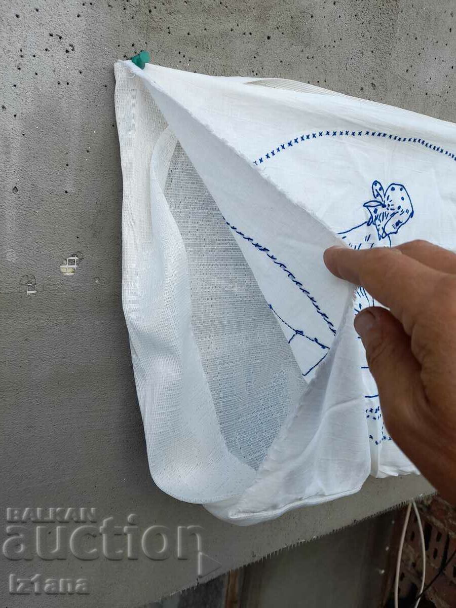 Аукцион Стара бродирана калъфка за възглавница Аукцион Стара бродирана калъфка за възглавница