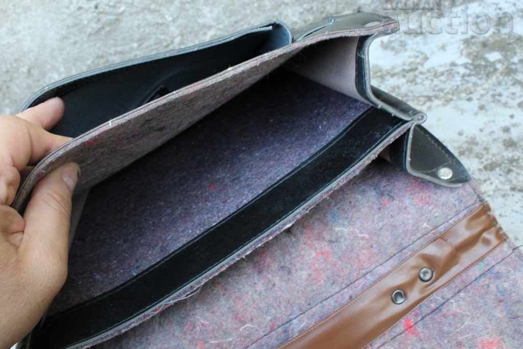 , LARGE OLD LEATHER BAG TABLET HI - 7 , LARGE OLD LEATHER BAG TABLET HI - 7