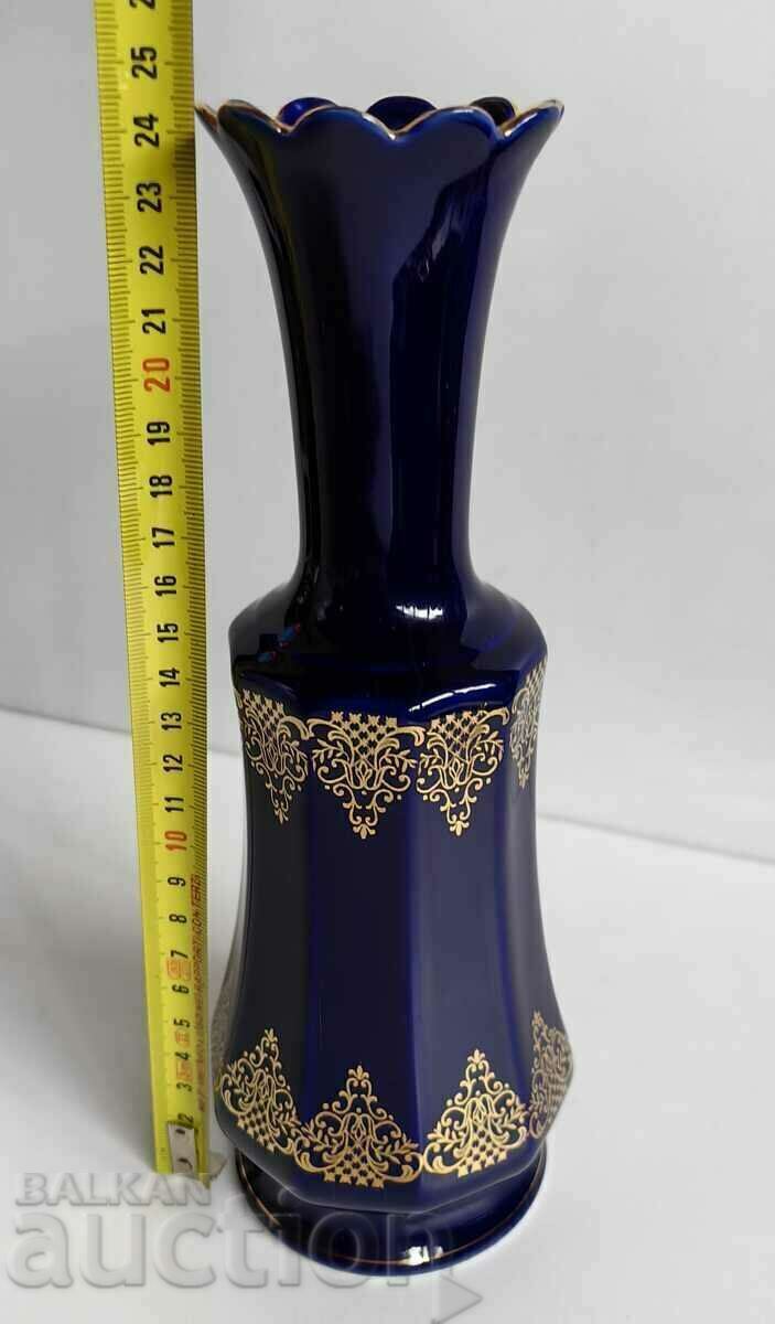 Auction . ECHT COBALT 22 CARAT GOLD HANDMADE PORCELAIN VASE Auction . ECHT COBALT 22 CARAT GOLD HANDMADE PORCELAIN VASE