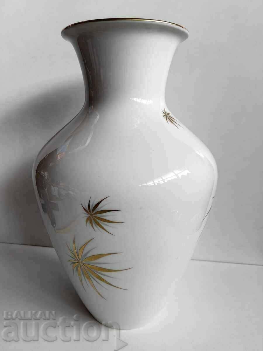 Auction . BAVARIA HUGE LUXURY MARKED PORCELAIN VASE Auction . BAVARIA HUGE LUXURY MARKED PORCELAIN VASE