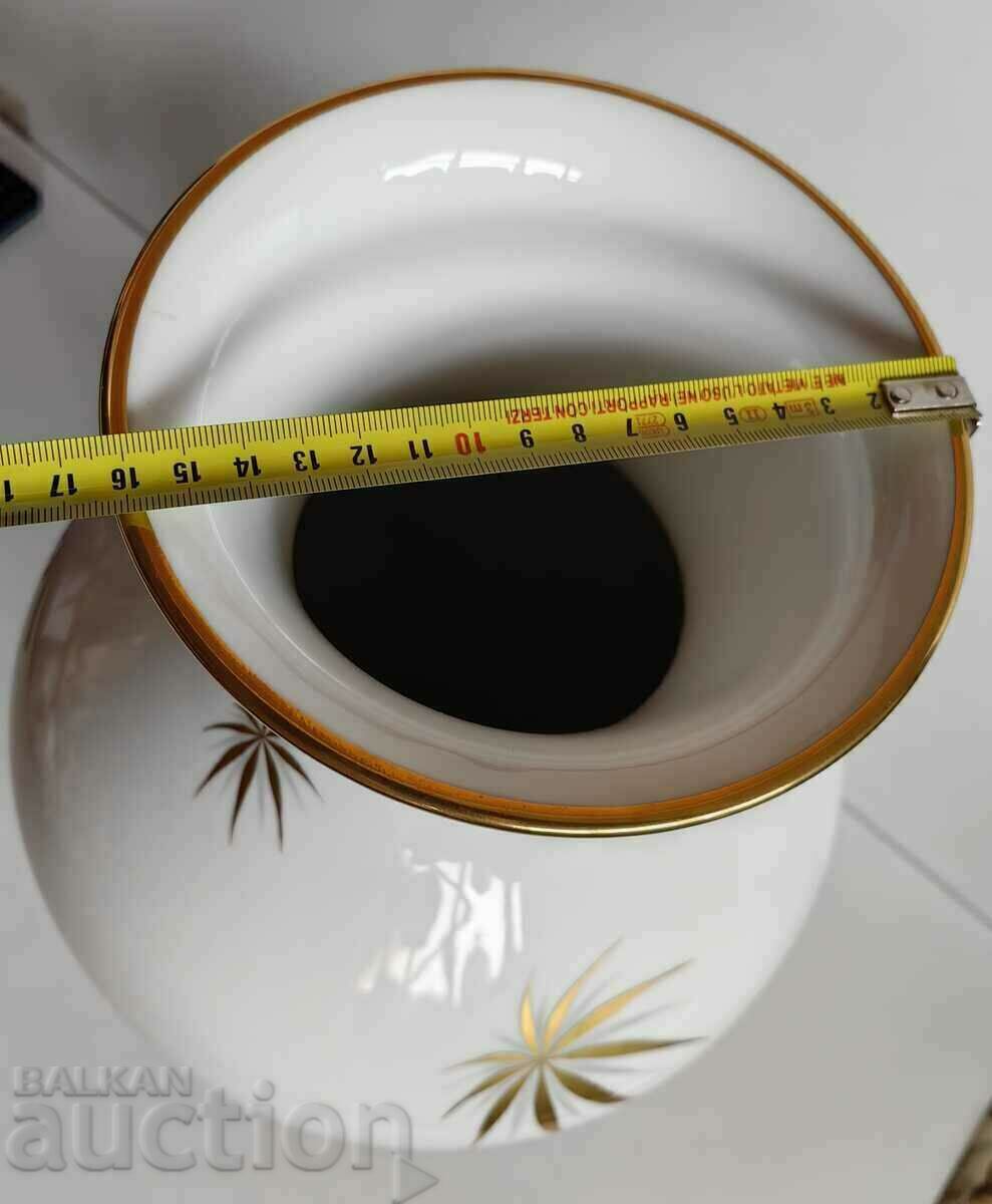 . BAVARIA HUGE LUXURY MARKED PORCELAIN VASE - 5 . BAVARIA HUGE LUXURY MARKED PORCELAIN VASE - 5