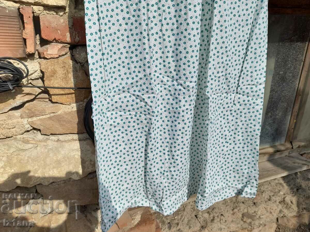 Livrarea Cămașă de noapte de bătrână