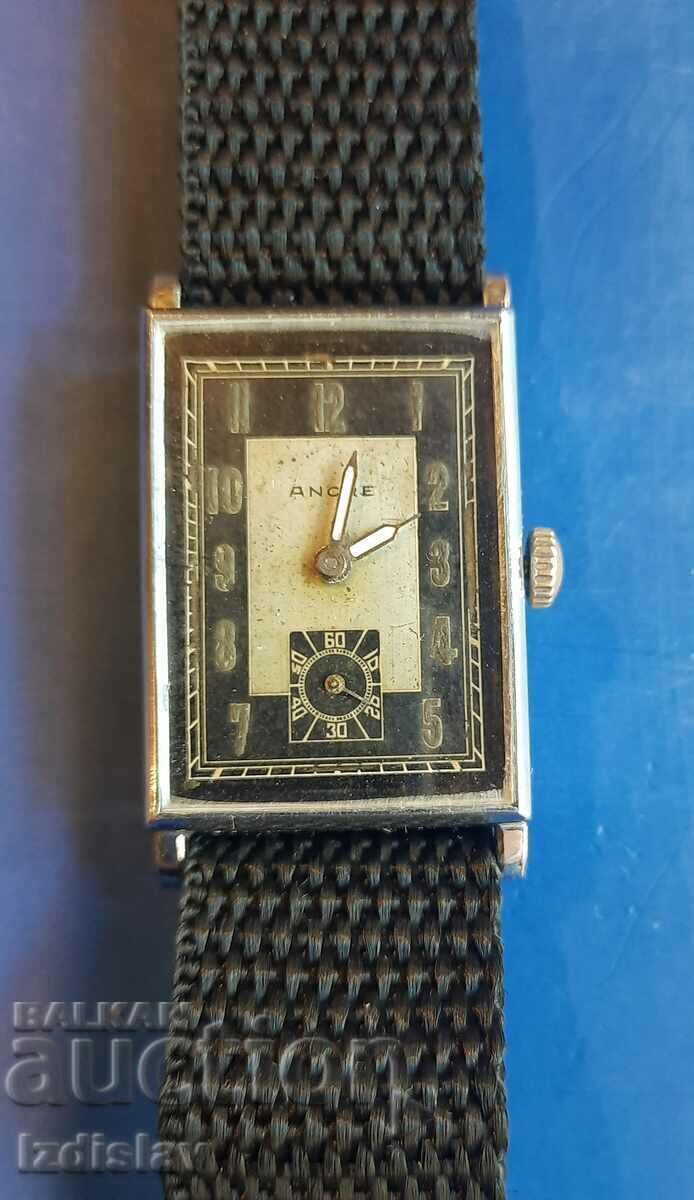 Delivery of Vintage Swiss Art Deco wristwatch Delivery of Vintage Swiss Art Deco wristwatch