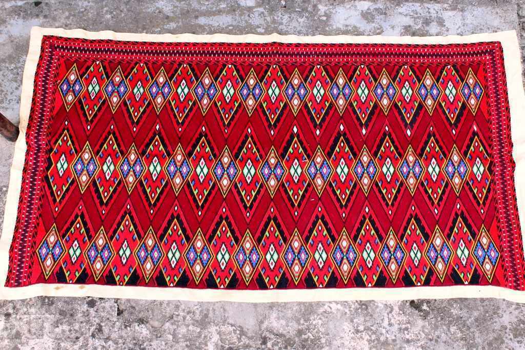 . OLD RUG RUG WALL DECOR PILLOW