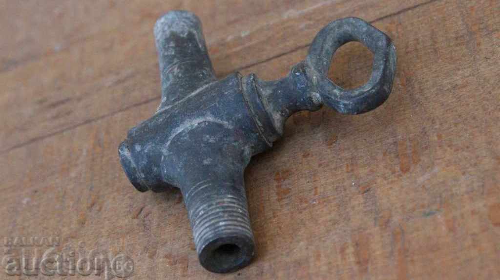 Delivery of . OLD BRONZE FAUCET CINNAMON FAUCET WORKING PLUMBING Delivery of . OLD BRONZE FAUCET CINNAMON FAUCET WORKING PLUMBING