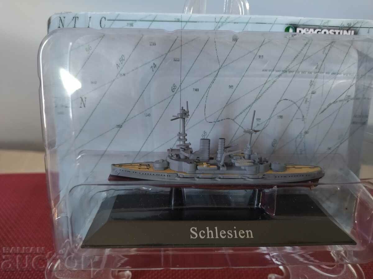 Deagostini ship model