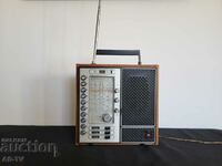 Meridian 211 Radio