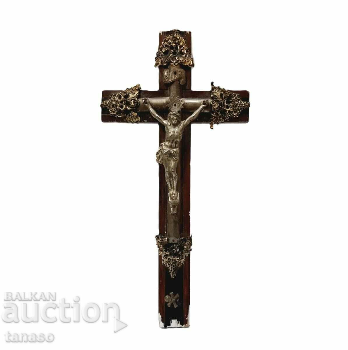 Old Christian cross, crucifix (4.3)