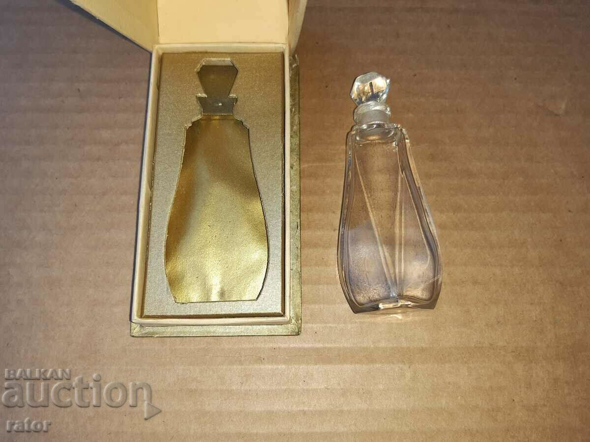 Delivery of Very old UCHTEN 4711 perfume bottle with box - GERMANY Delivery of Very old UCHTEN 4711 perfume bottle with box - GERMANY