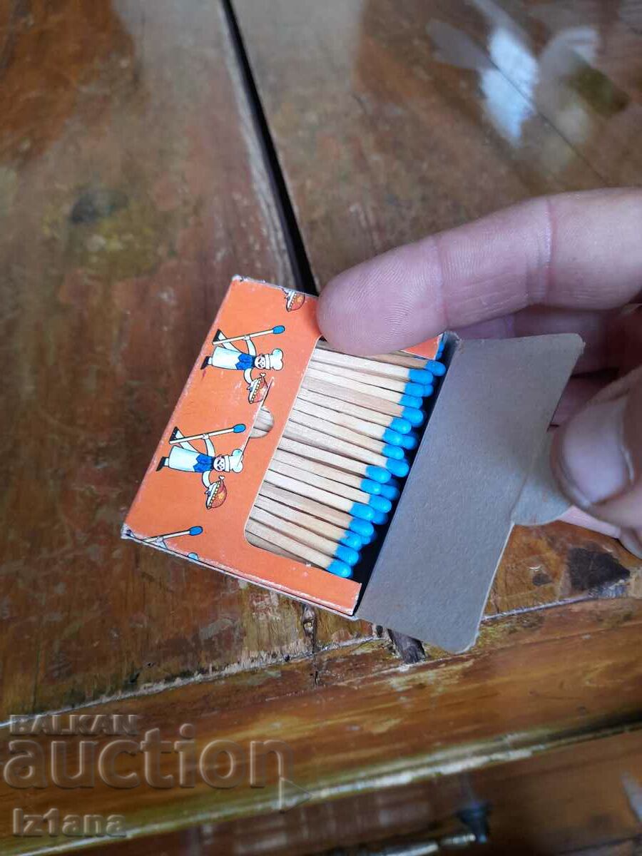 Delivery of An old household match Delivery of An old household match