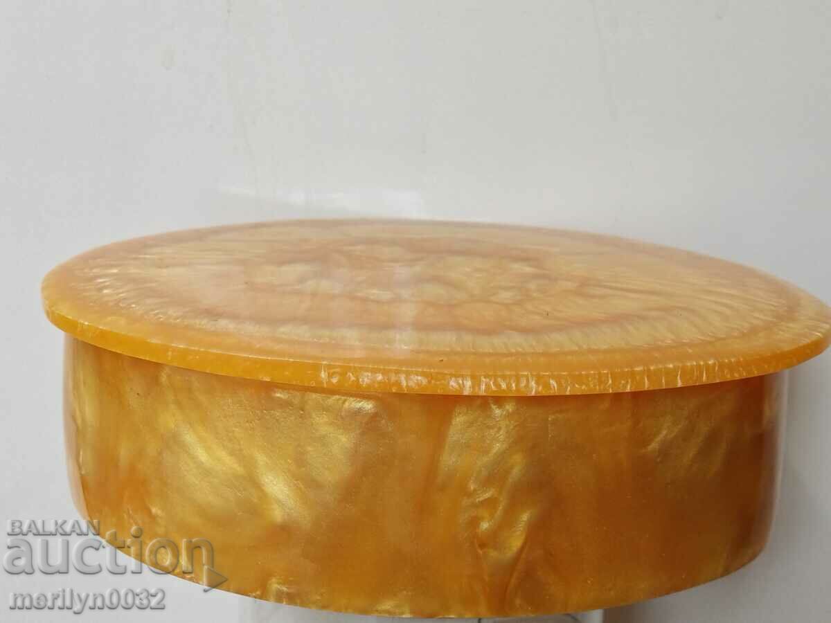 Cutie de bijuterii din chihlimbar artificial Catalin NRB - 6 Cutie de bijuterii din chihlimbar artificial Catalin NRB - 6