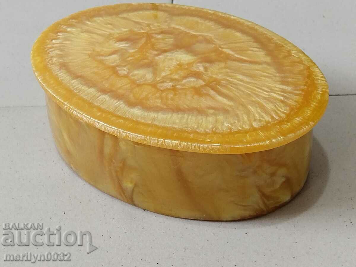 Cutie de bijuterii din chihlimbar artificial Catalin NRB - 7 Cutie de bijuterii din chihlimbar artificial Catalin NRB - 7