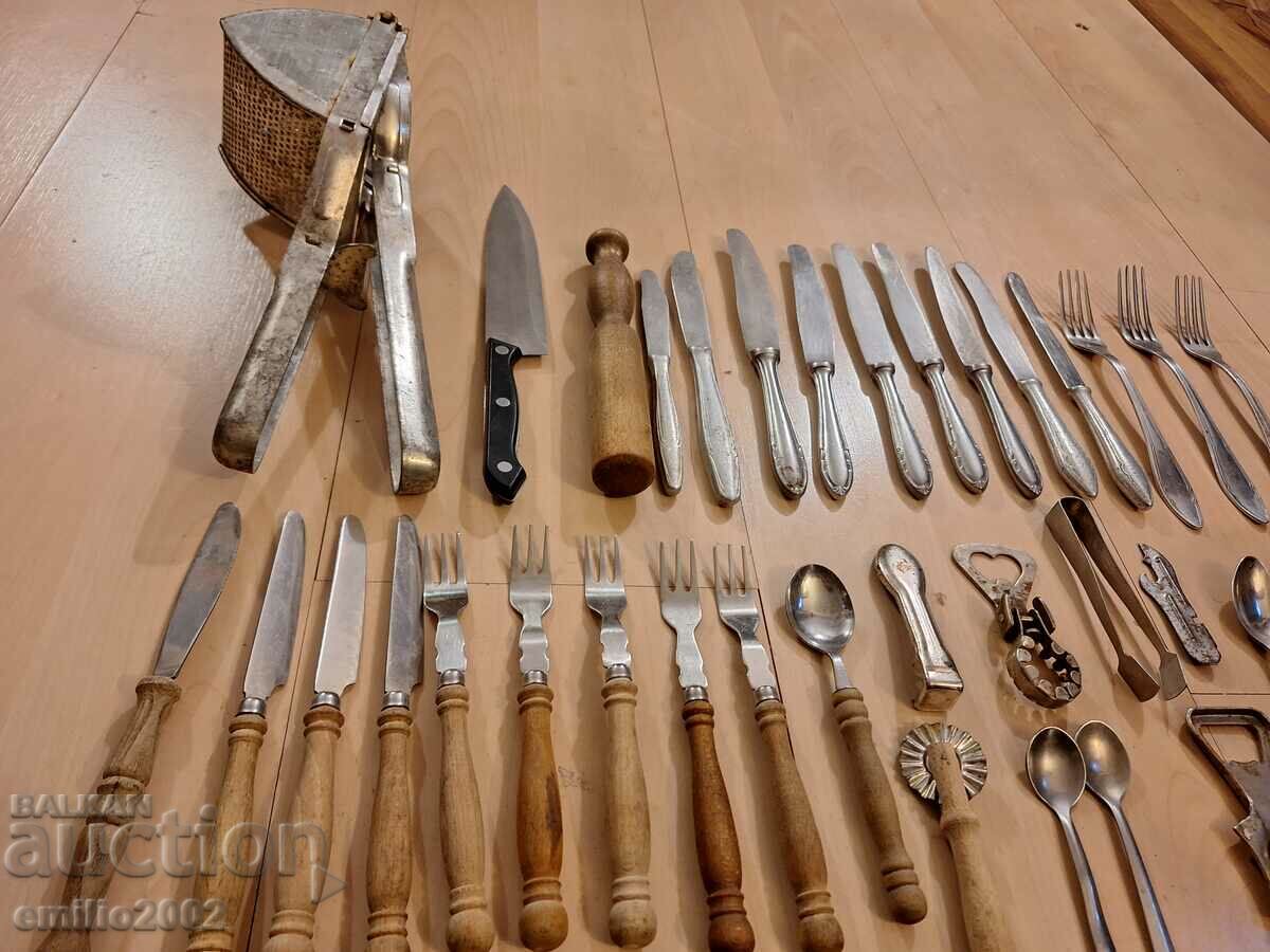 Auction Old utensils, forks, spoons, etc Auction Old utensils, forks, spoons, etc