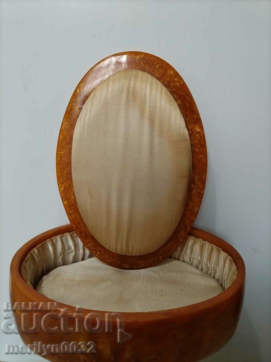 Bulgarian jewelry box artificial amber Catalin NRB - 7 Bulgarian jewelry box artificial amber Catalin NRB - 7