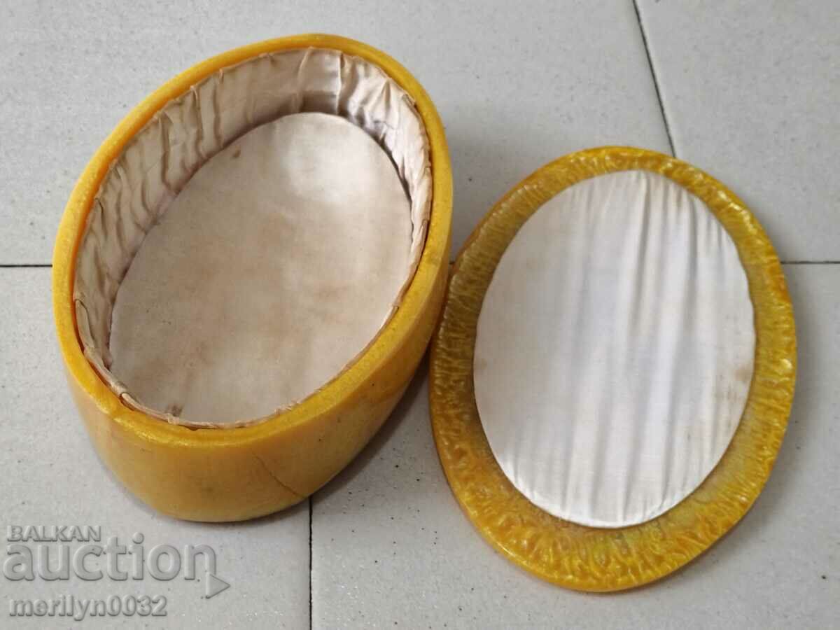 Auction Bulgarian jewelry box artificial amber Catalin NRB Auction Bulgarian jewelry box artificial amber Catalin NRB